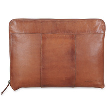 House of Sajaco Cognac Laptop Cover / Laptop Sleeve - 13,3"